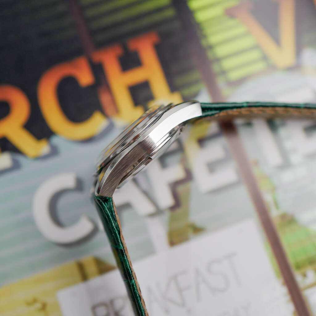 cafe-noir-montre-vintage-marseille-horloger-mini-seamaster-femme-omega-automatique-1980