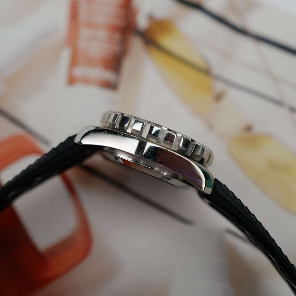 cafe-noir-montre-vintage-marseille-horloger-mini-submariner-femme-morden-quartz-1980