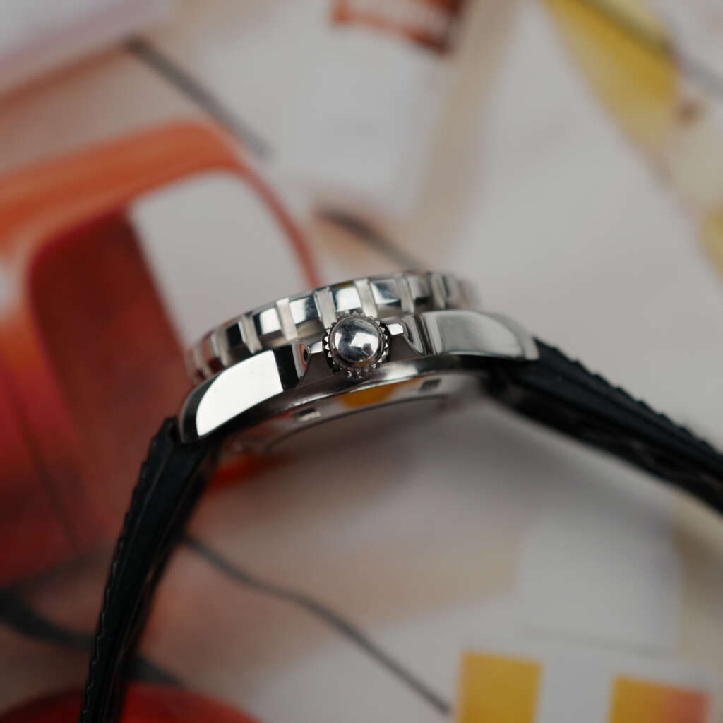 cafe-noir-montre-vintage-marseille-horloger-mini-submariner-femme-morden-quartz-1980