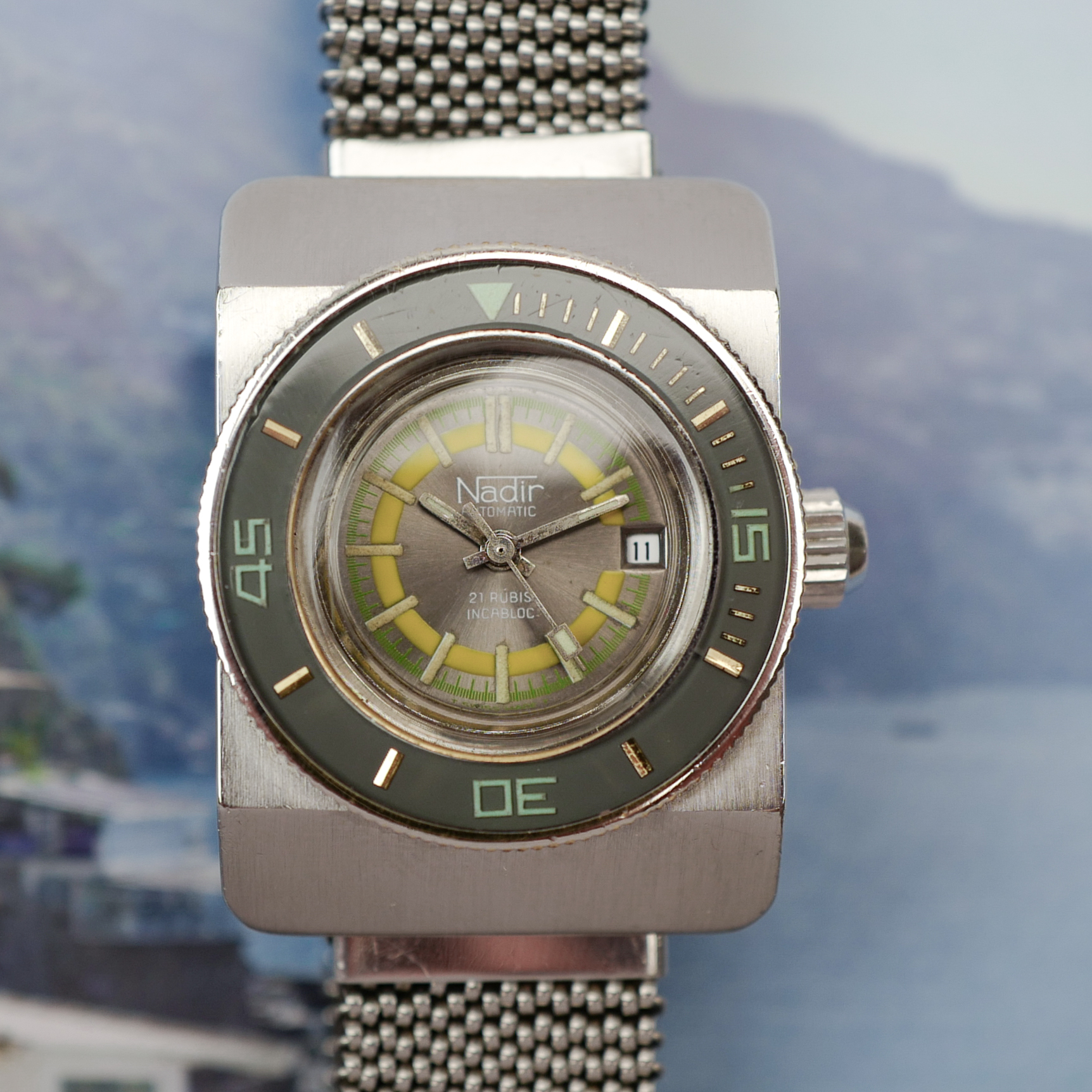 NADIR « Medium-Size Bakélite Submariner » (Vintage 1970)