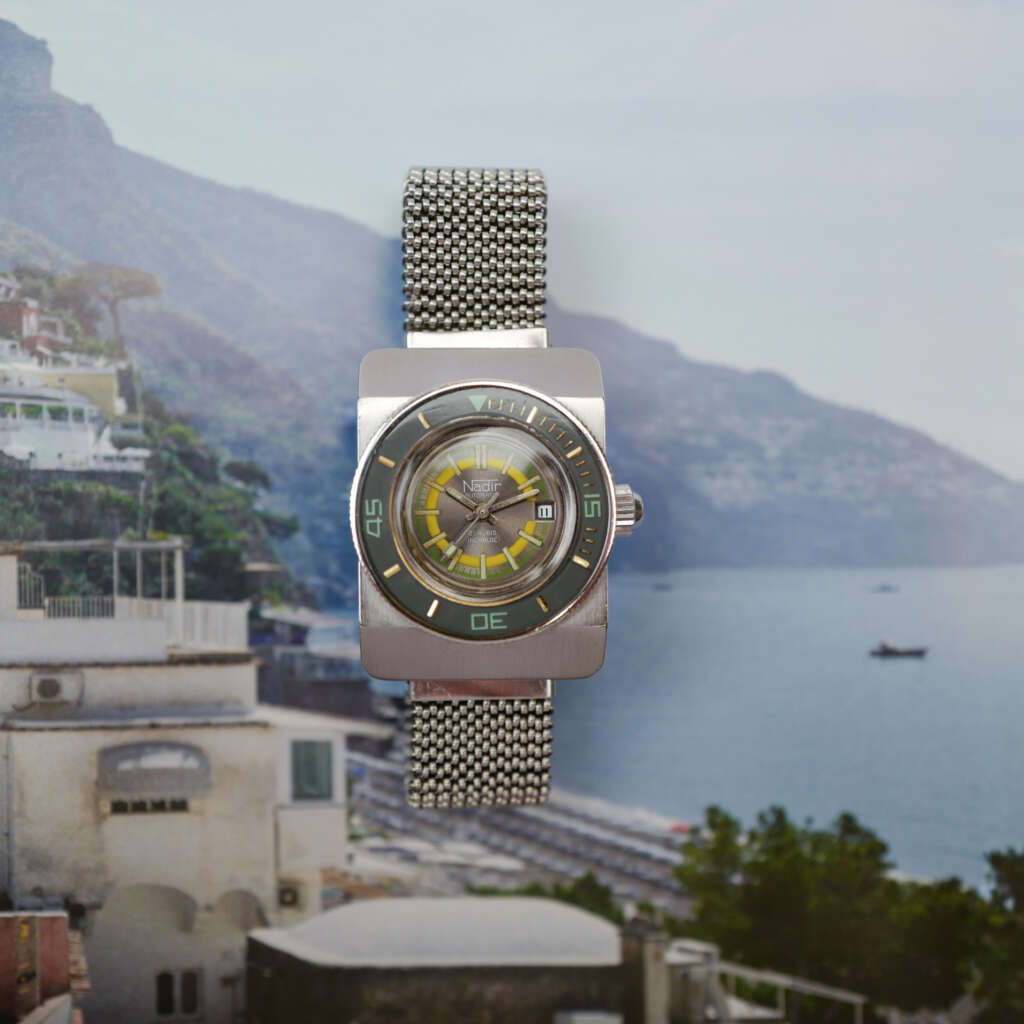 cafe-noir-montre-vintage-marseille-horloger-nadir-medium-size-bakelite-submariner-1970