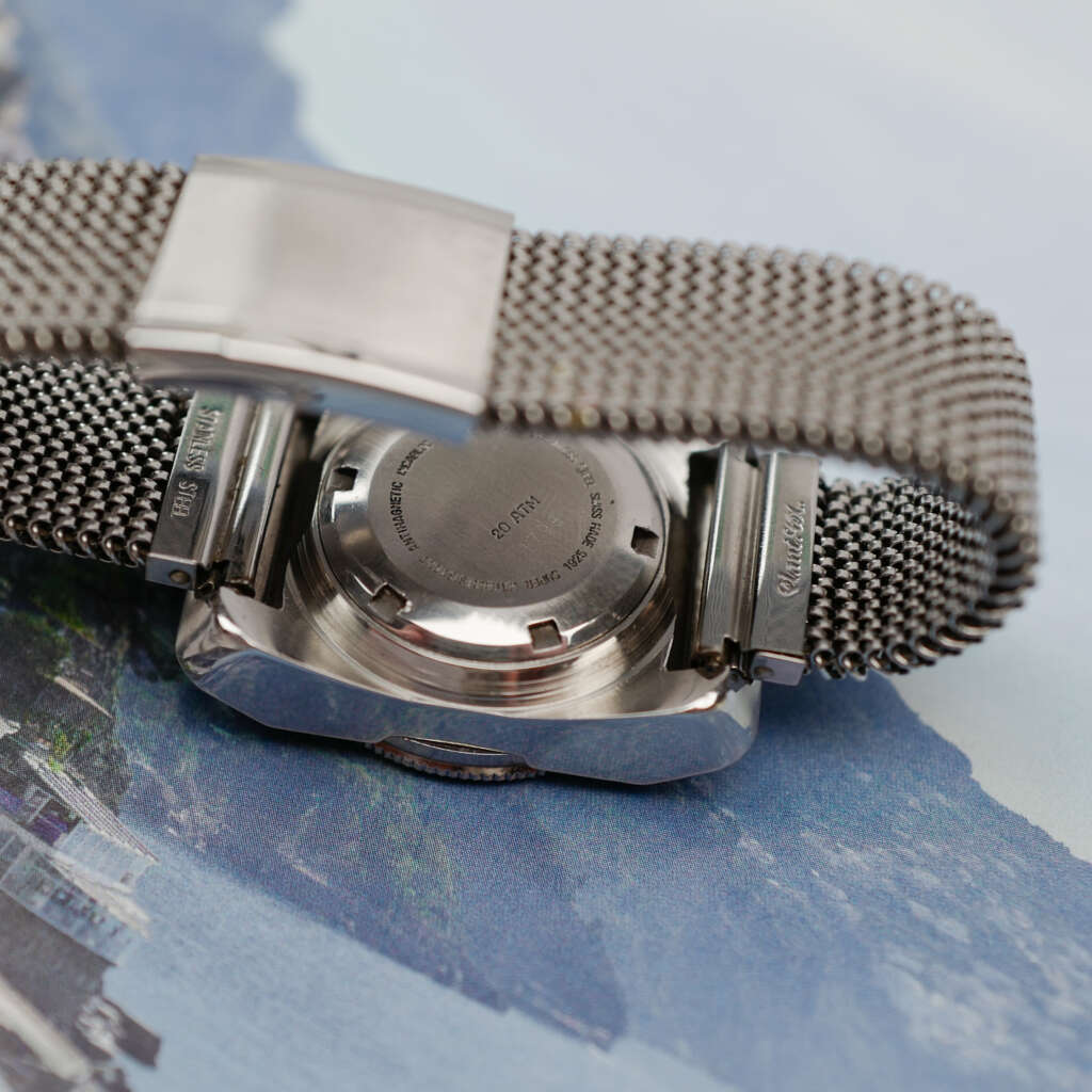 cafe-noir-montre-vintage-marseille-horloger-nadir-medium-size-bakelite-submariner-1970