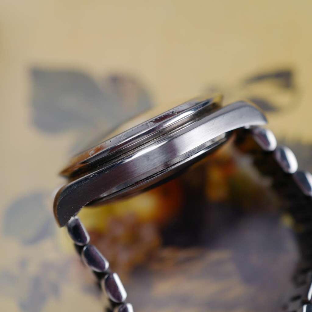 cafe-noir-montre-vintage-marseille-horloger-omega-speedmaster-date-reduced-3511-50-automatique-1993