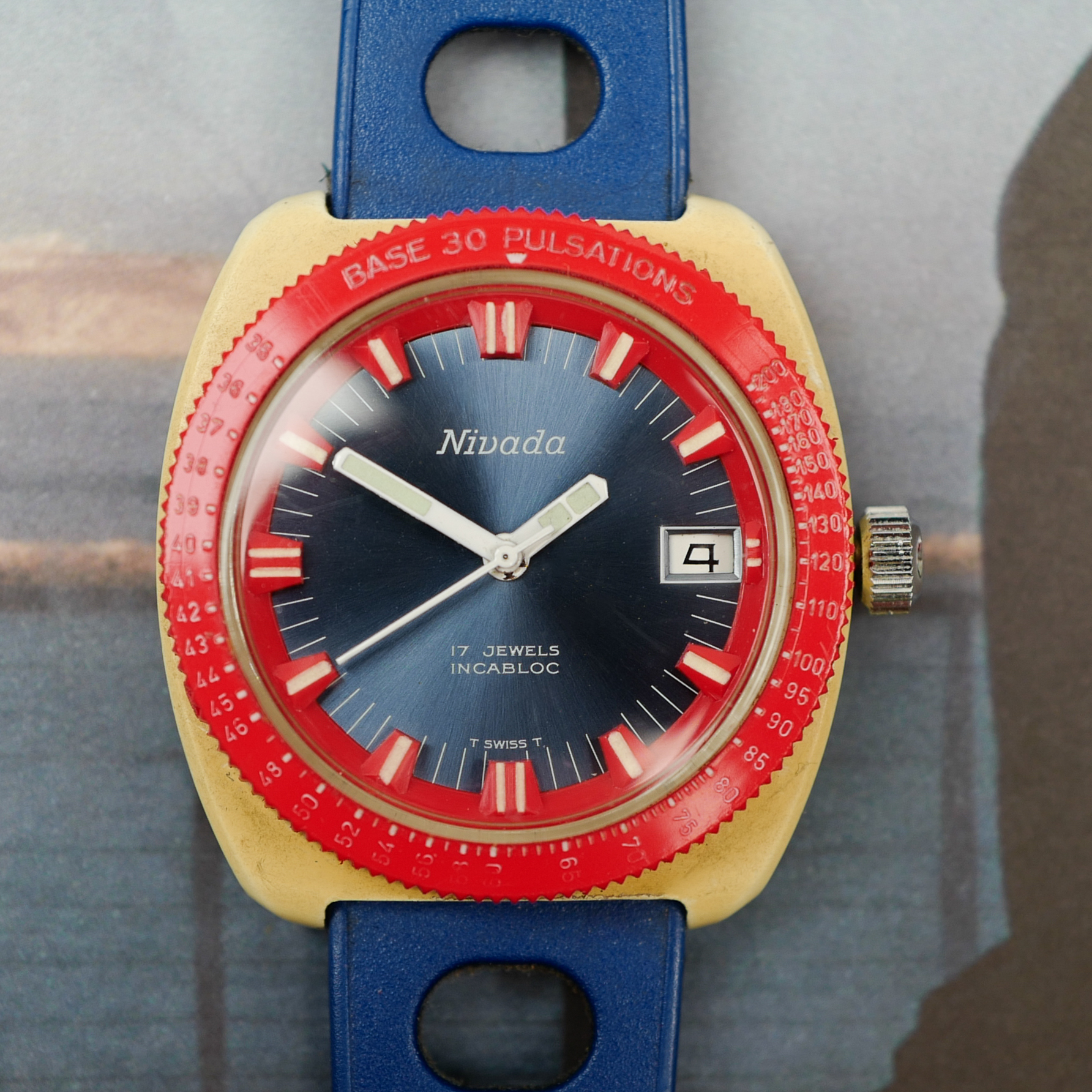NIVADA Fiber Star « Surf Watch Mécanique » (Vintage 1970)