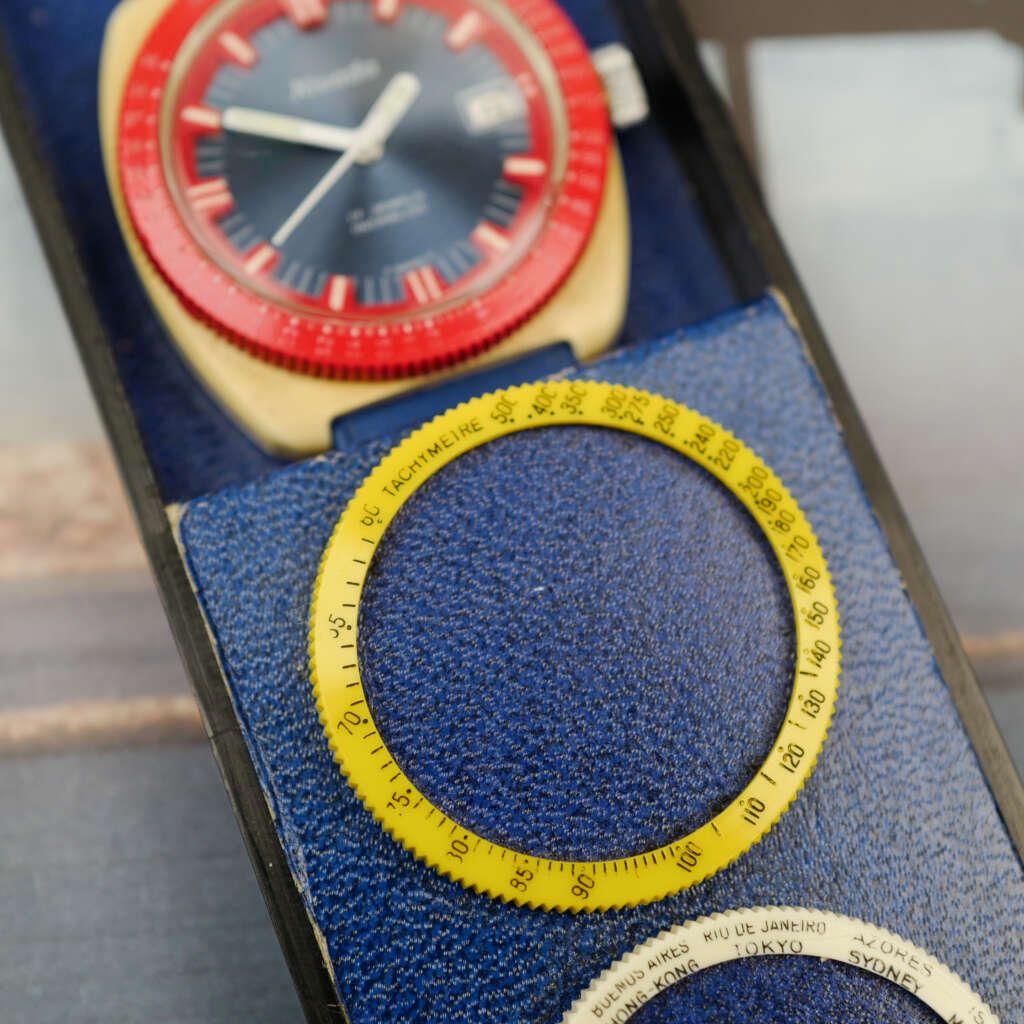 cafe-noir-montre-vintage-marseille-horloger-nivada-fiber-star-surf-watch-1970