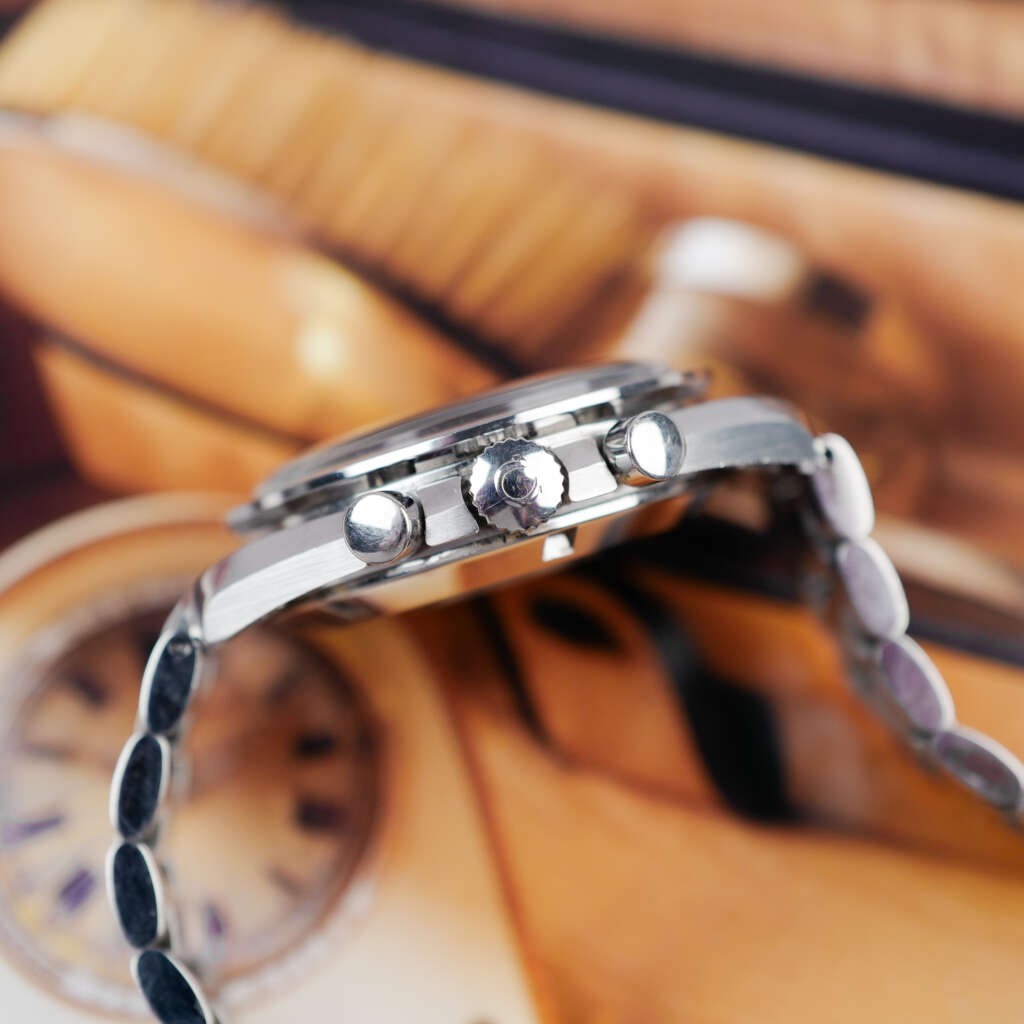 cafe-noir-montre-vintage-marseille-horloger-omega-speedmaster-professional-moonwatch-1450022-1990_10 cafe-noir-montre-vintage-marseille-horloger-omega-speedmaster-professional-moonwatch-1450022-1990