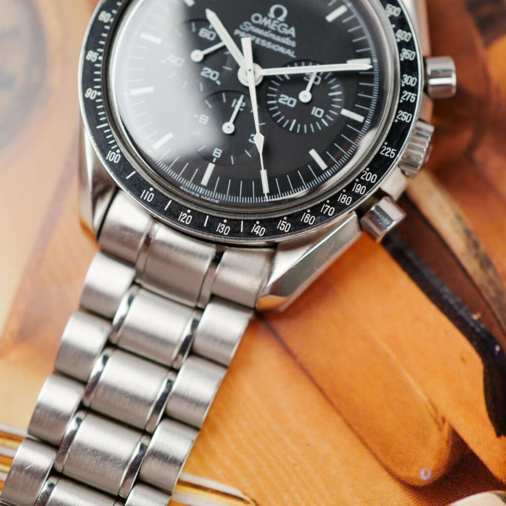 cafe-noir-montre-vintage-marseille-horloger-omega-speedmaster-professional-moonwatch-1450022-1990_4 cafe-noir-montre-vintage-marseille-horloger-omega-speedmaster-professional-moonwatch-1450022-1990