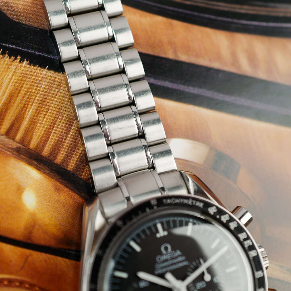 cafe-noir-montre-vintage-marseille-horloger-omega-speedmaster-professional-moonwatch-1450022-1990_7 cafe-noir-montre-vintage-marseille-horloger-omega-speedmaster-professional-moonwatch-1450022-1990