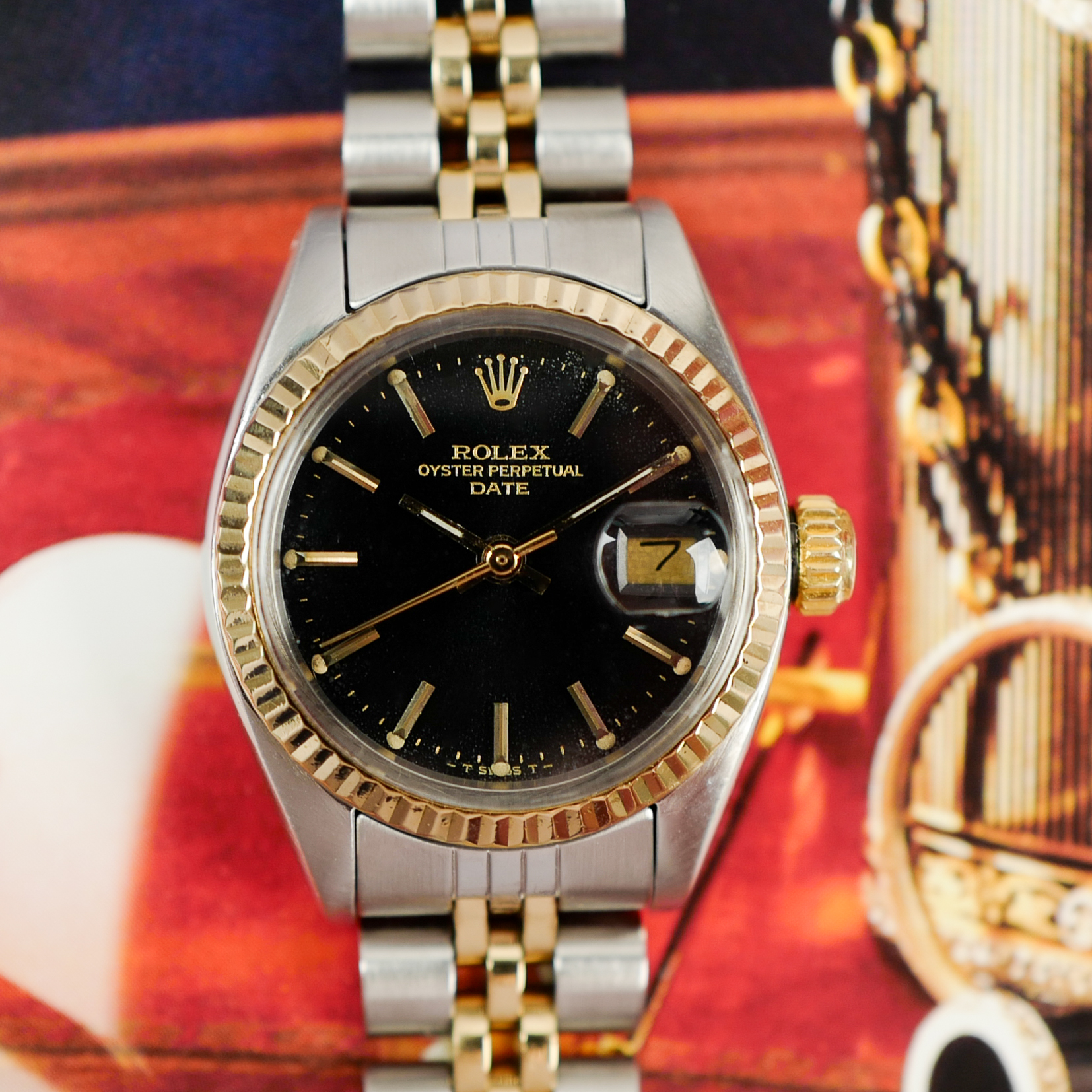 ROLEX « Oyster Perpetual Date » Bi-colore & cadran noir – Réf. 6917F (Vintage 1987)