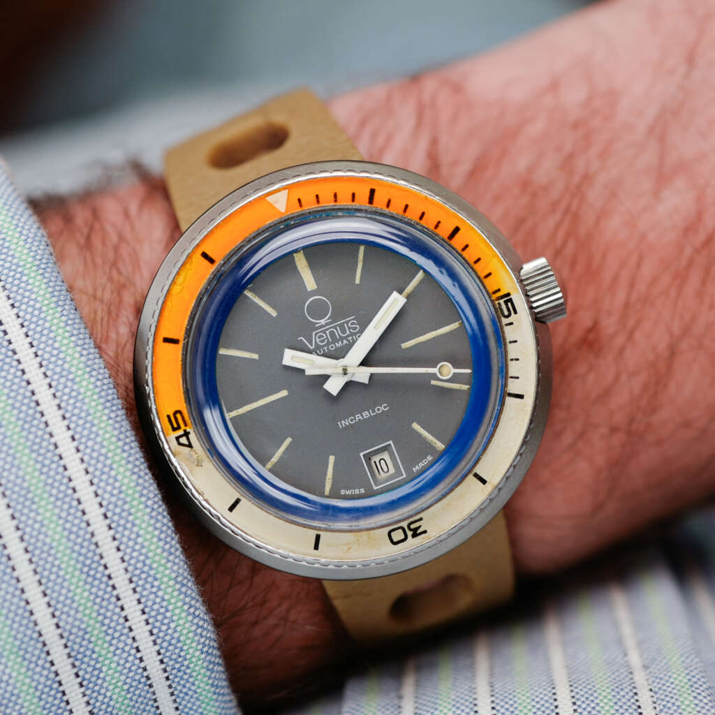 cafe-noir-montre-vintage-marseille-horloger-venus-skin-diver-bakelite-orange-1970