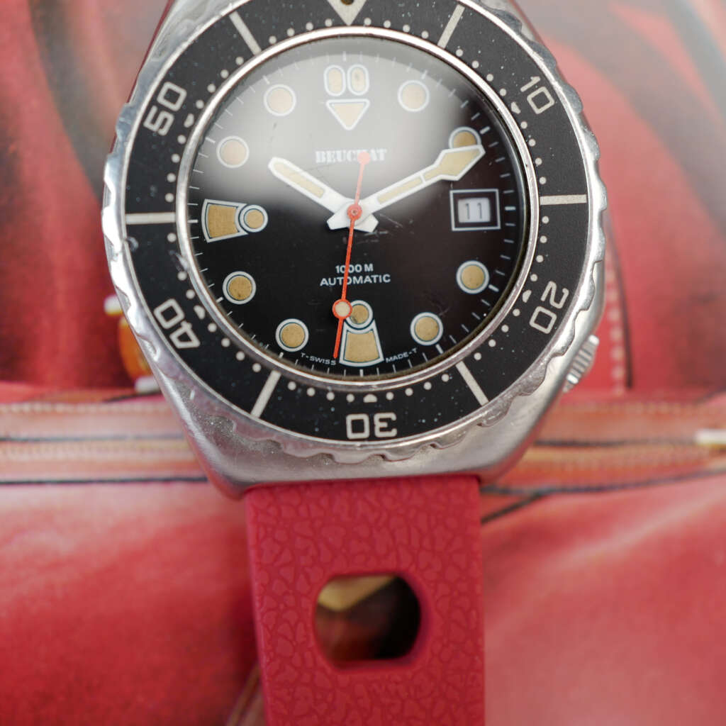 cafe-noir-montre-vintage-marseille-horloger-beuchat-marseille-1000m-marine-nationale-1980