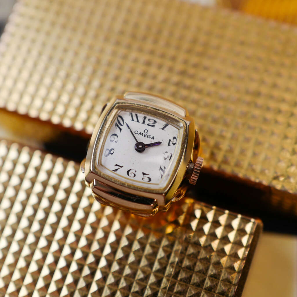 cafe-noir-montre-vintage-marseille-horloger-omega-bague-montre-mecanique-or-1960