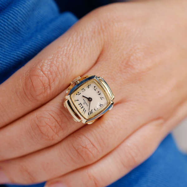 cafe-noir-montre-vintage-marseille-horloger-omega-bague-montre-mecanique-or-1960