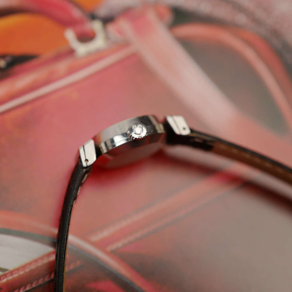 cafe-noir-montre-vintage-marseille-horloger-omega-de-ville-mini-montre-art-deco-femme-1980