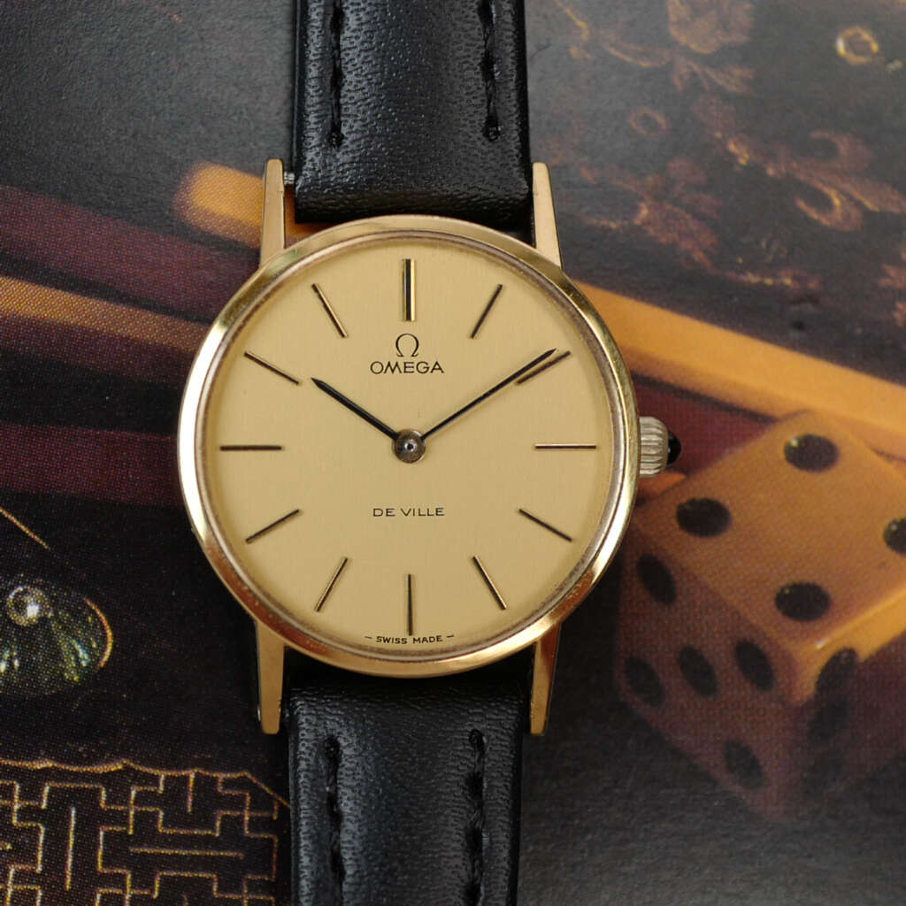 cafe-noir-montre-vintage-marseille-horloger-omega-de-ville-mini-montre-chic-femme-1980