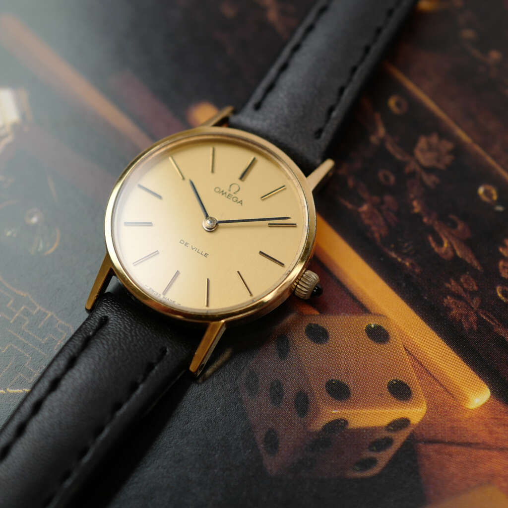 cafe-noir-montre-vintage-marseille-horloger-omega-de-ville-mini-montre-chic-femme-1980