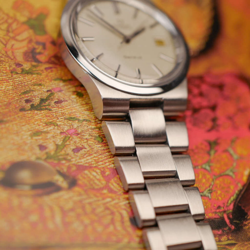 cafe-noir-montre-vintage-marseille-horloger-omega-geneve-1660174-bracelet-integre-1974