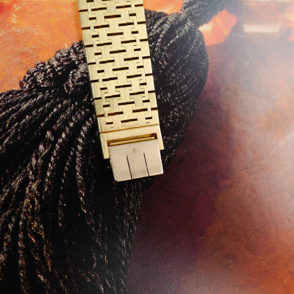 cafe-noir-montre-vintage-marseille-horloger-piaget-cocktail-watch-or-diamants-925a3-1970