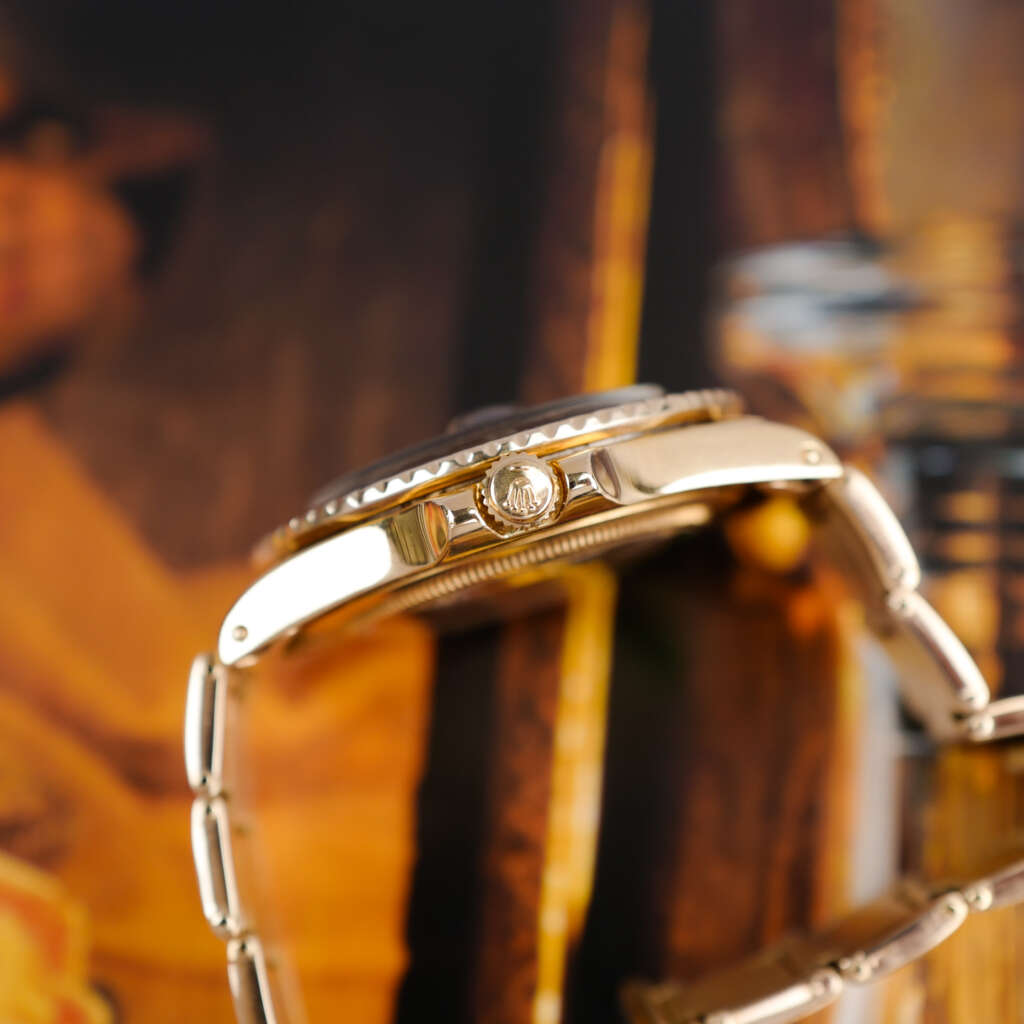 cafe-noir-montre-vintage-marseille-horloger-rolex-gmt-master-1675-or-jaune-rootbeer-1973