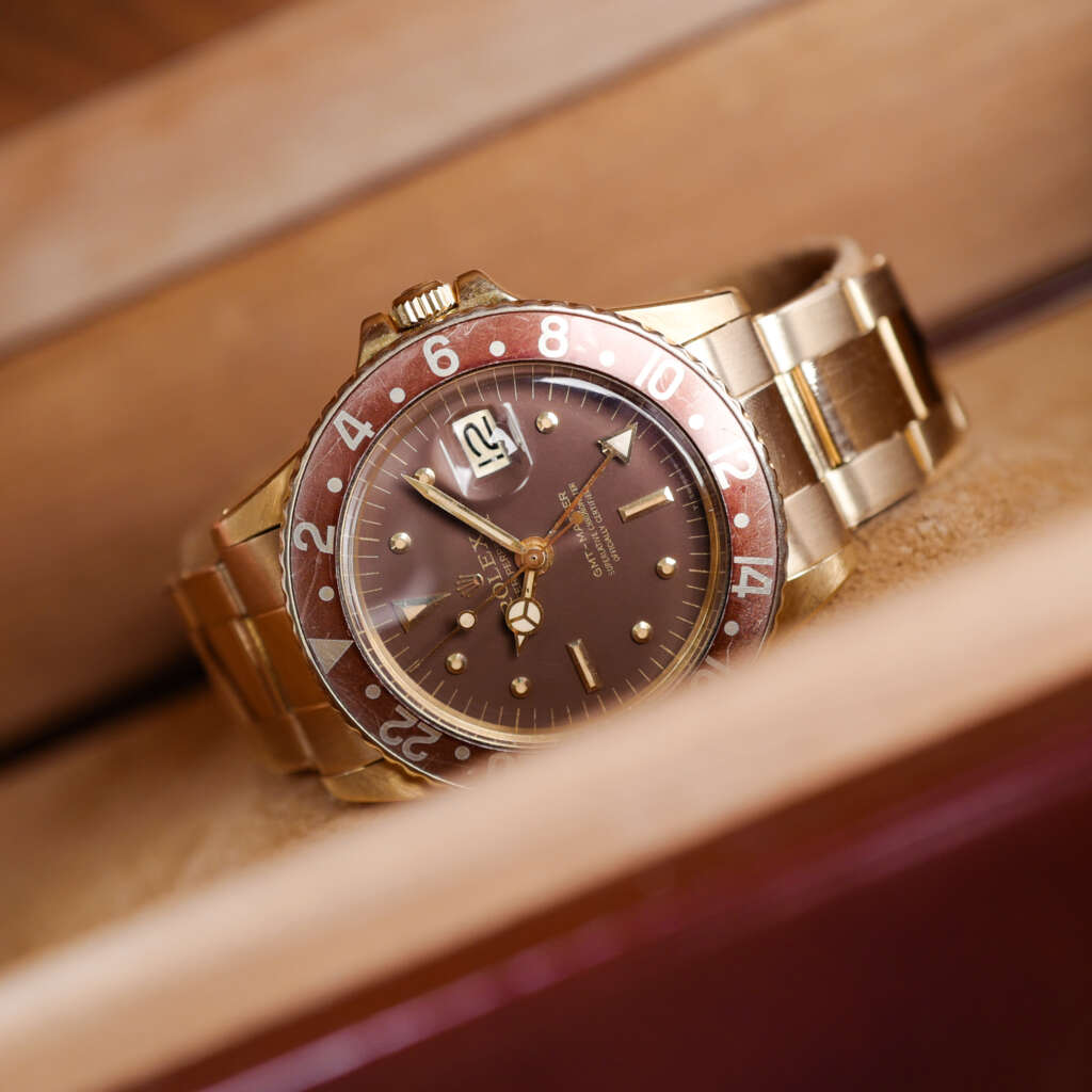 cafe-noir-montre-vintage-marseille-horloger-rolex-gmt-master-1675-or-jaune-rootbeer-1973