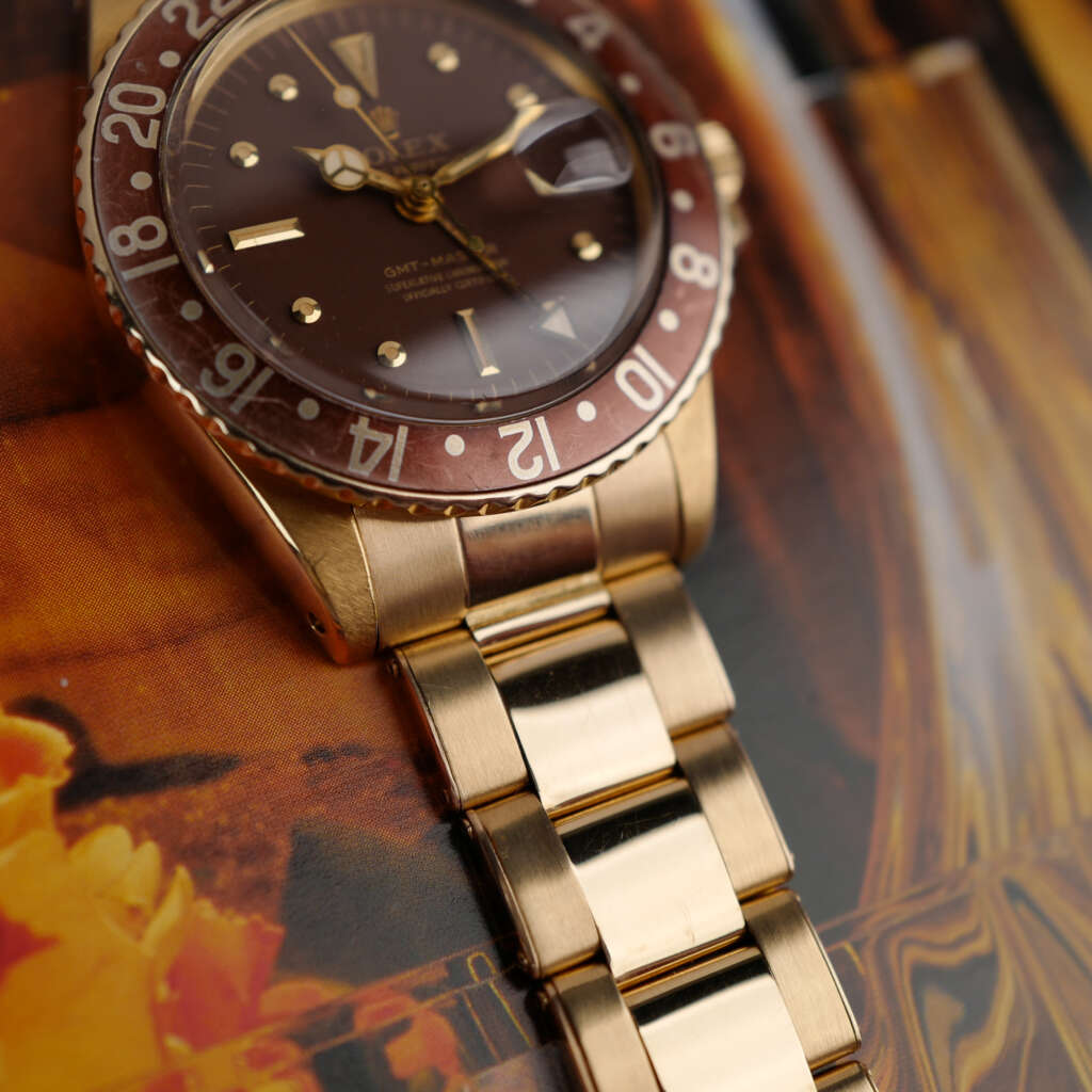 cafe-noir-montre-vintage-marseille-horloger-rolex-gmt-master-1675-or-jaune-rootbeer-1973