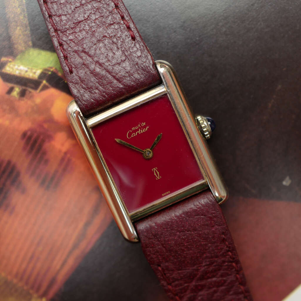 cafe-noir-montre-vintage-marseille-horloger-cartier-tank-must-burgundy-glossy-vintage-1980
