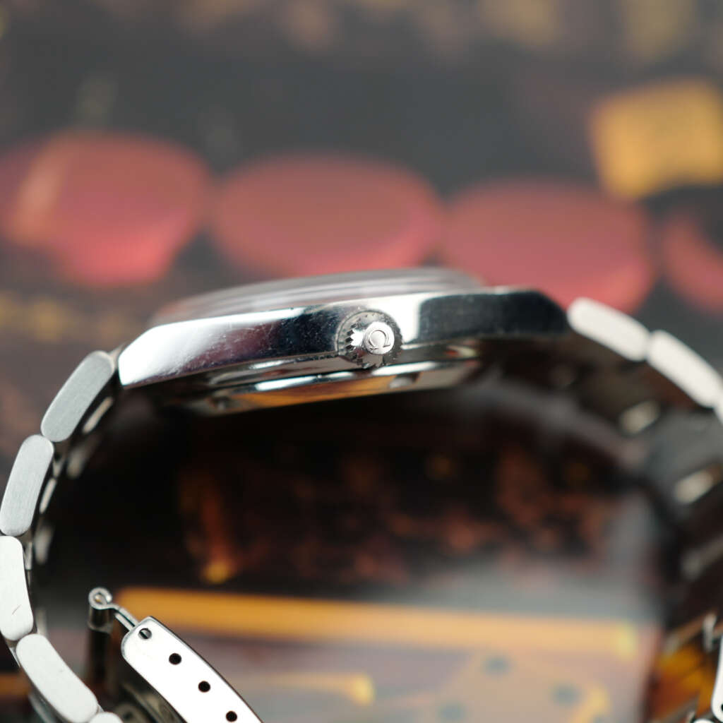 cafe-noir-montre-vintage-marseille-horloger-cartier-tank-must-burgundy-glossy-vintage-1980