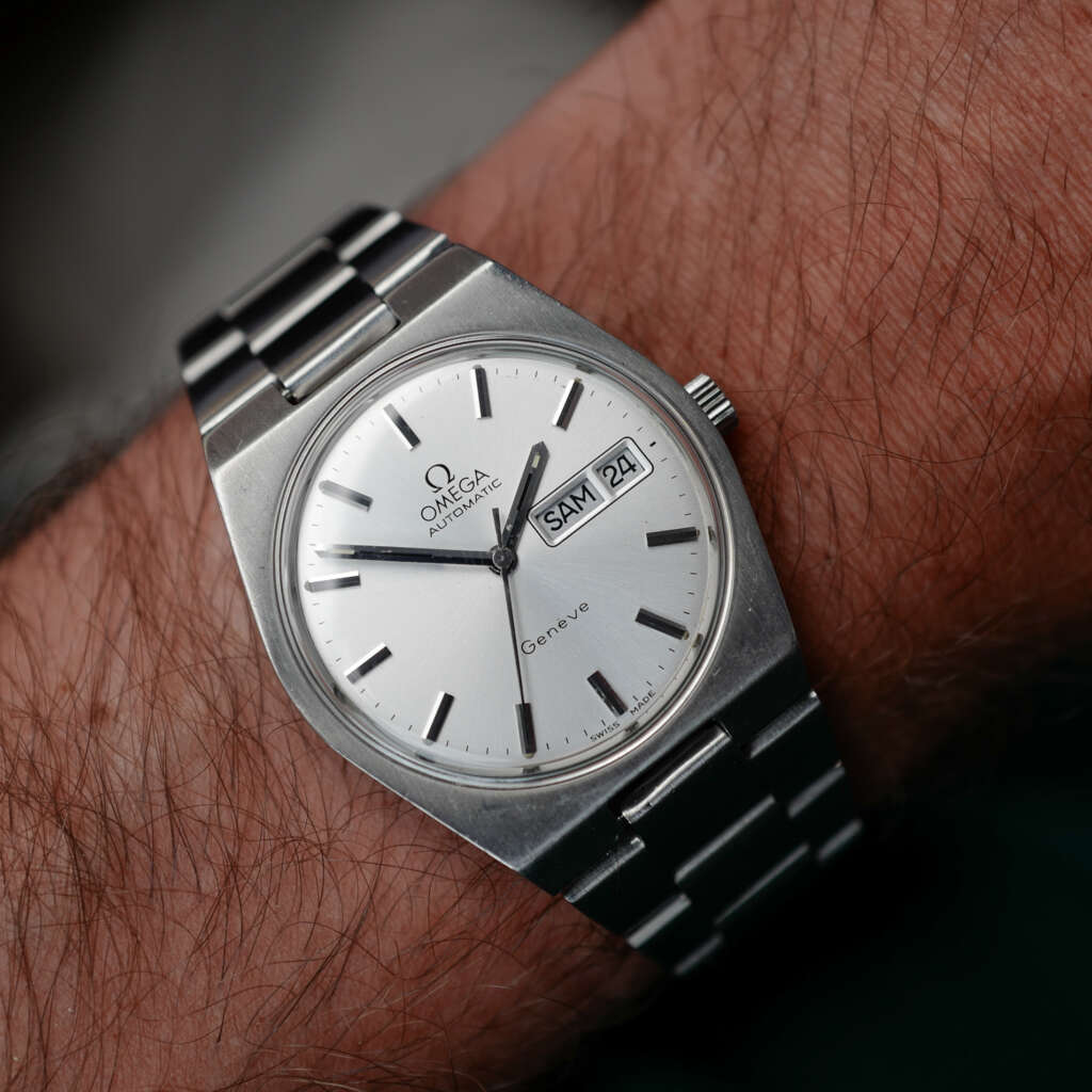 cafe-noir-montre-vintage-marseille-horloger-cartier-tank-must-burgundy-glossy-vintage-1980