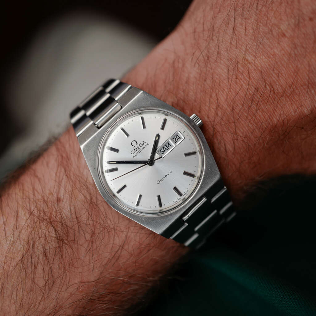 cafe-noir-montre-vintage-marseille-horloger-cartier-tank-must-burgundy-glossy-vintage-1980