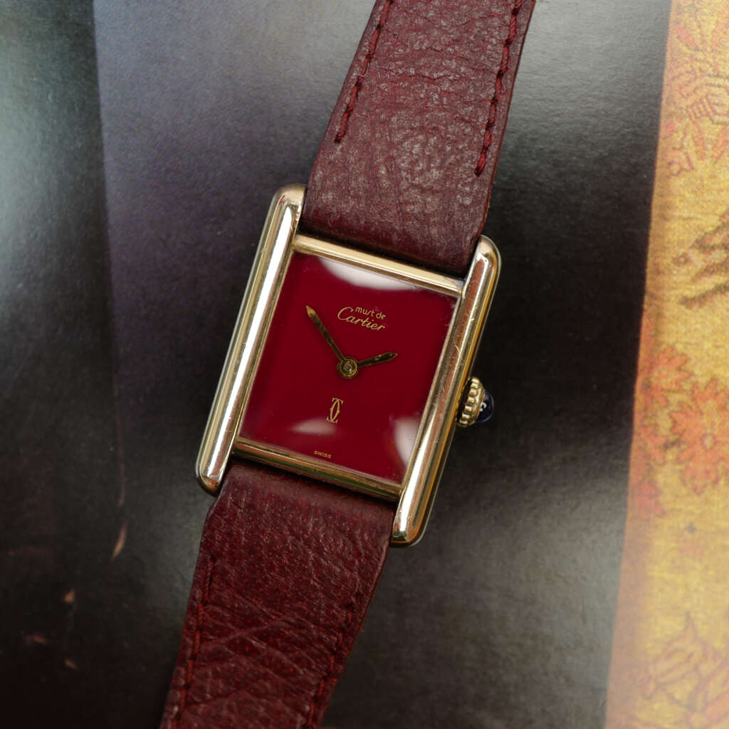 cafe-noir-montre-vintage-marseille-horloger-cartier-tank-must-burgundy-glossy-vintage-1980