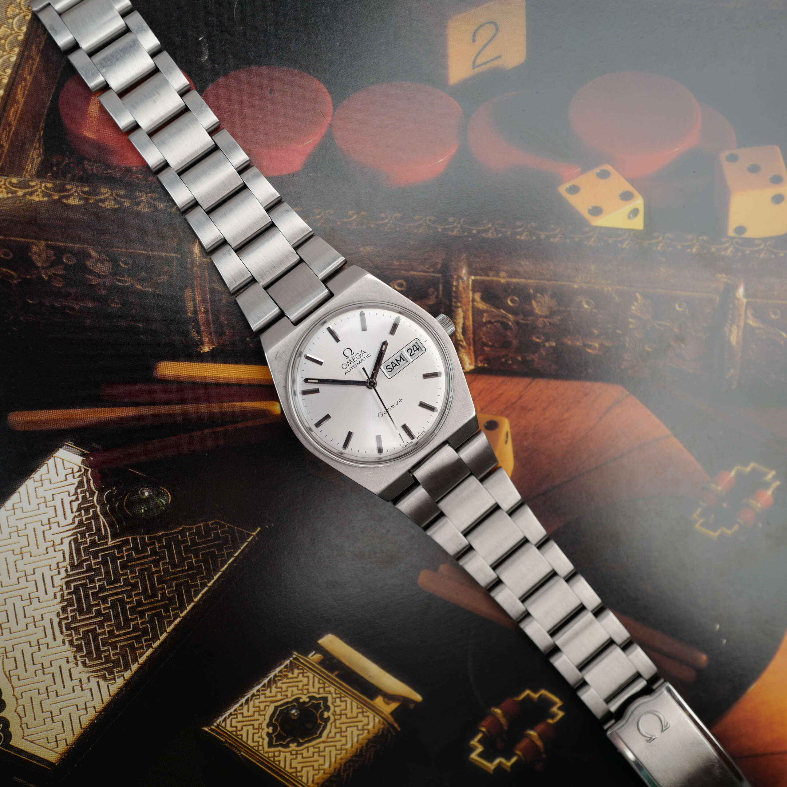 cafe-noir-montre-vintage-marseille-horloger-cartier-tank-must-burgundy-glossy-vintage-1980