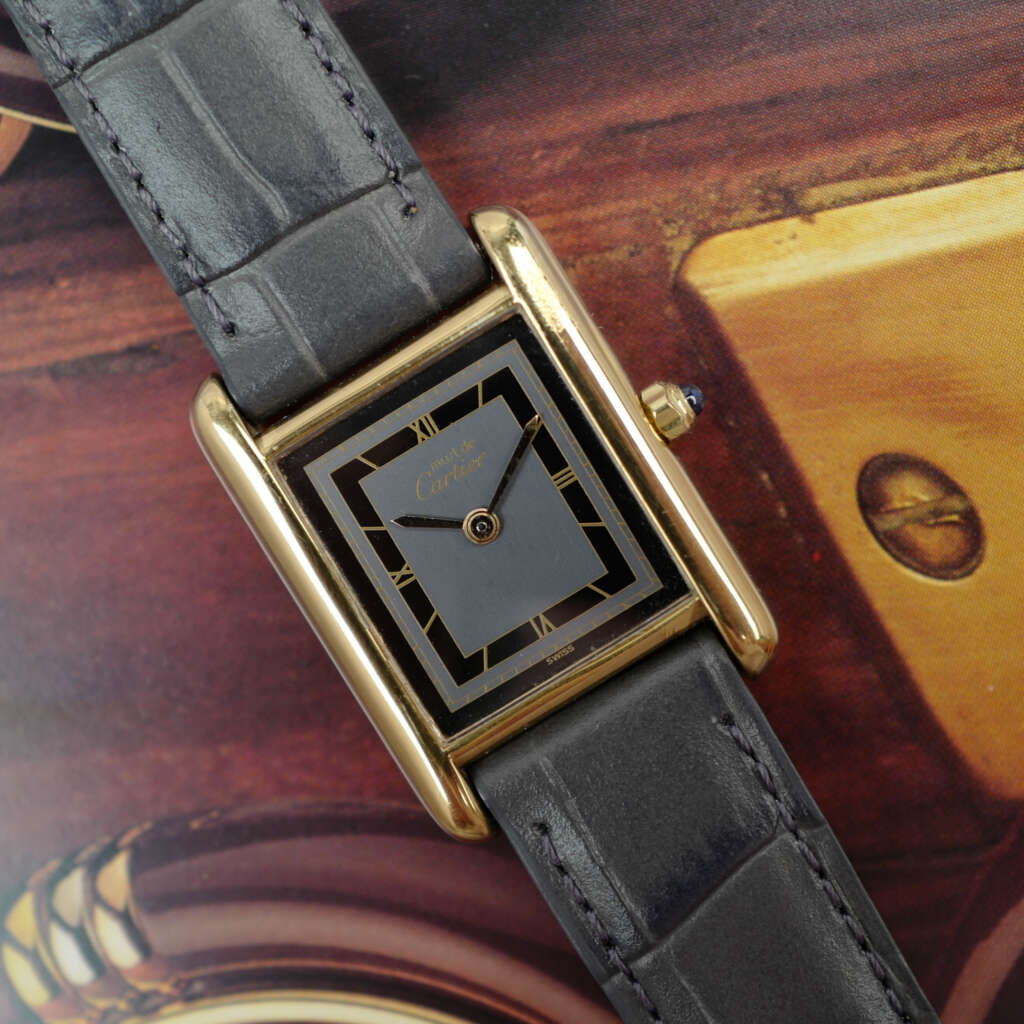 cafe-noir-montre-vintage-marseille-horloger-cartier-tank-must-pm-cadran-noir-sectoriel-1990