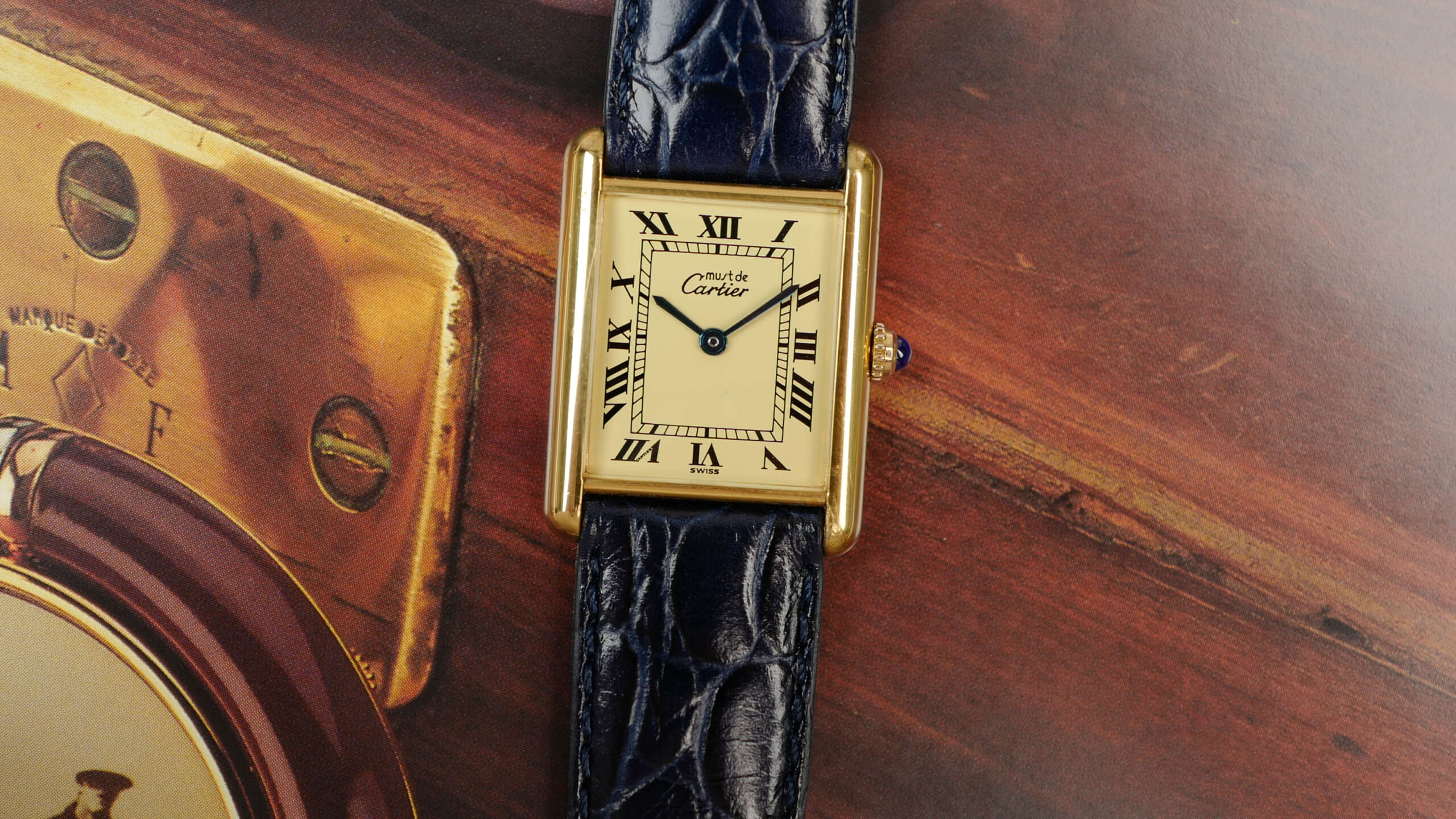 cafe-noir-montre-vintage-marseille-horloger-cartier-tank-must-vermeil-grand-modele-vintage-1990
