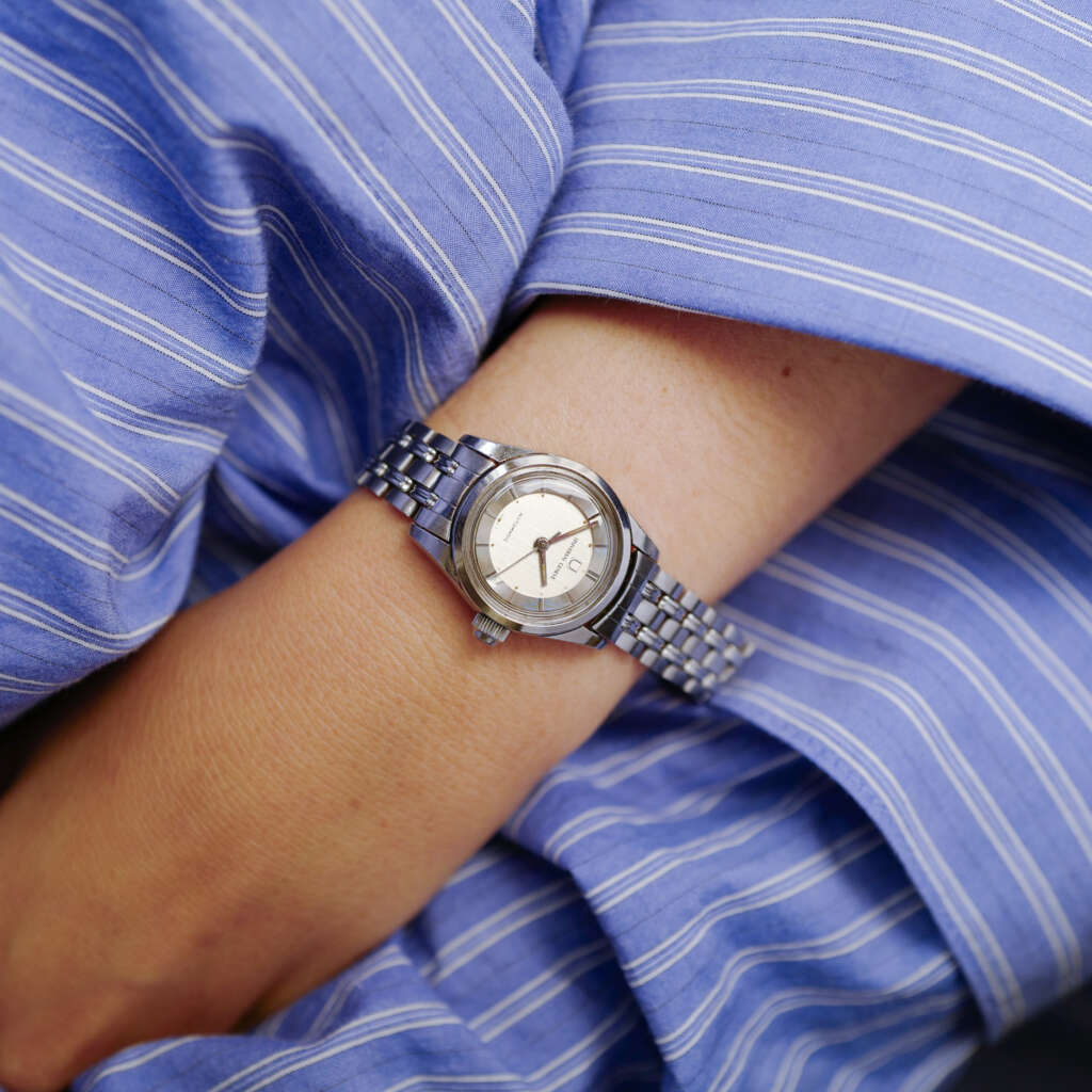cafe-noir-montre-vintage-marseille-horloger-universal-geneve-mini-polerouter-lady-gay-freres-1960