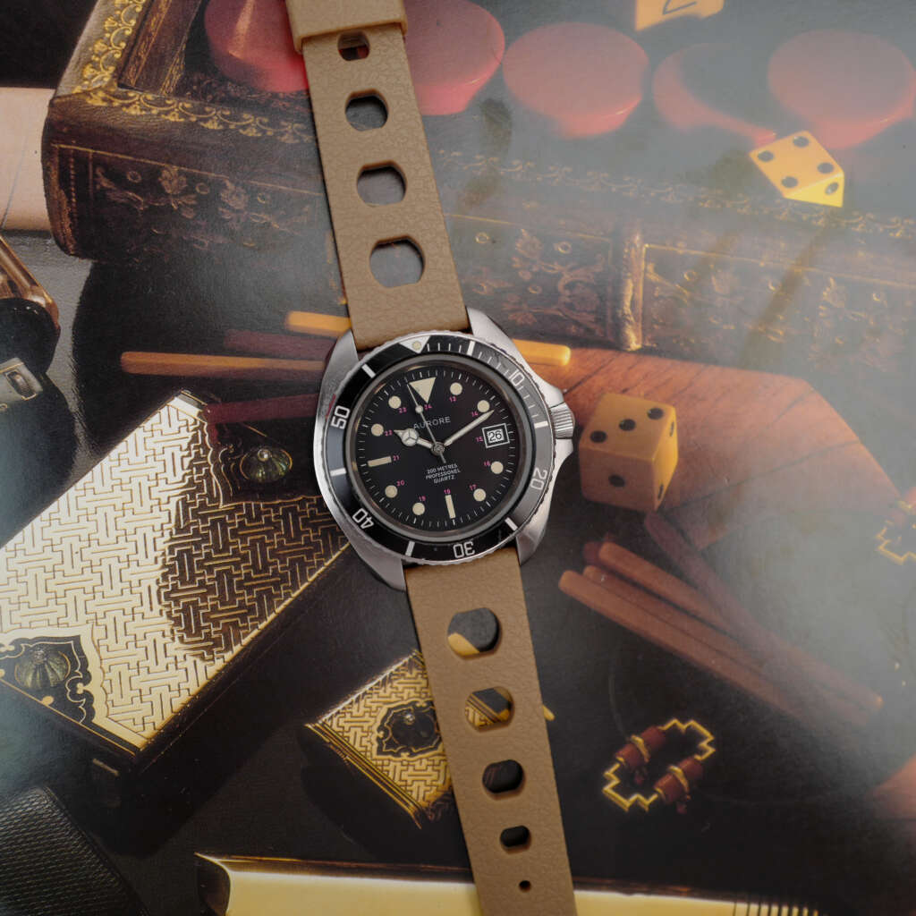 cafe-noir-montre-vintage-marseille-horloger-aurore-professional-monnin-case-diver-1970