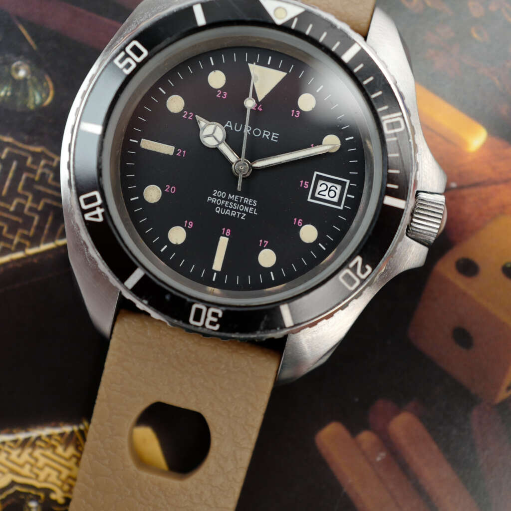 cafe-noir-montre-vintage-marseille-horloger-aurore-professional-monnin-case-diver-1970