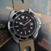 cafe-noir-montre-vintage-marseille-horloger-aurore-professional-monnin-case-diver-1970