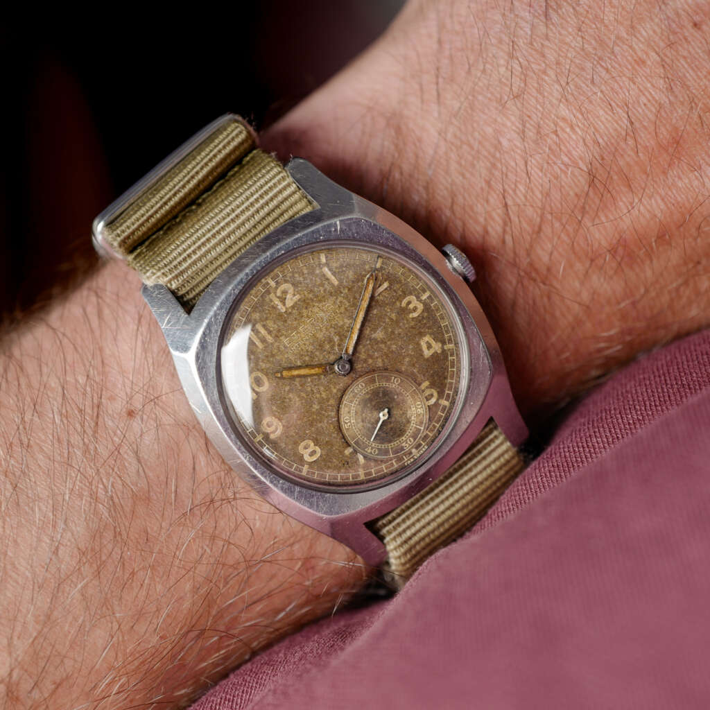 cafe-noir-montre-vintage-marseille-horloger-eterna-type-majetek-antimagnetique-pilote-militaire-1940-oversize_10