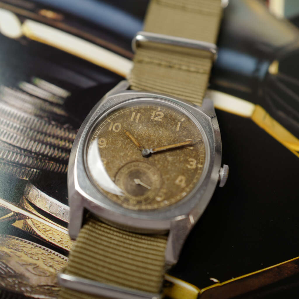 cafe-noir-montre-vintage-marseille-horloger-eterna-type-majetek-antimagnetique-pilote-militaire-1940-oversize