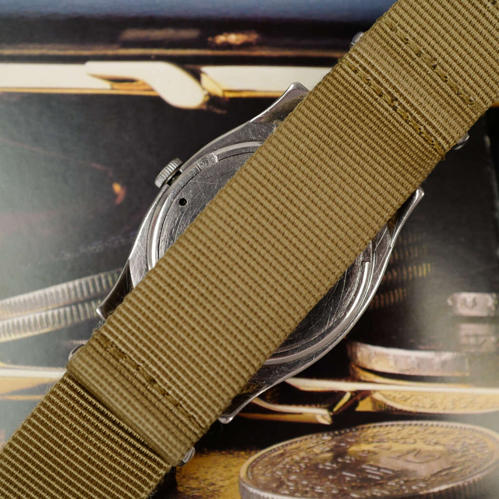 cafe-noir-montre-vintage-marseille-horloger-eterna-type-majetek-antimagnetique-pilote-militaire-1940-oversize