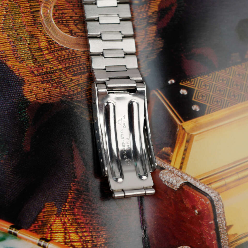 cafe-noir-montre-vintage-marseille-horloger-omega-speedmaster-reduced-tritium-1750032-automatique-1980