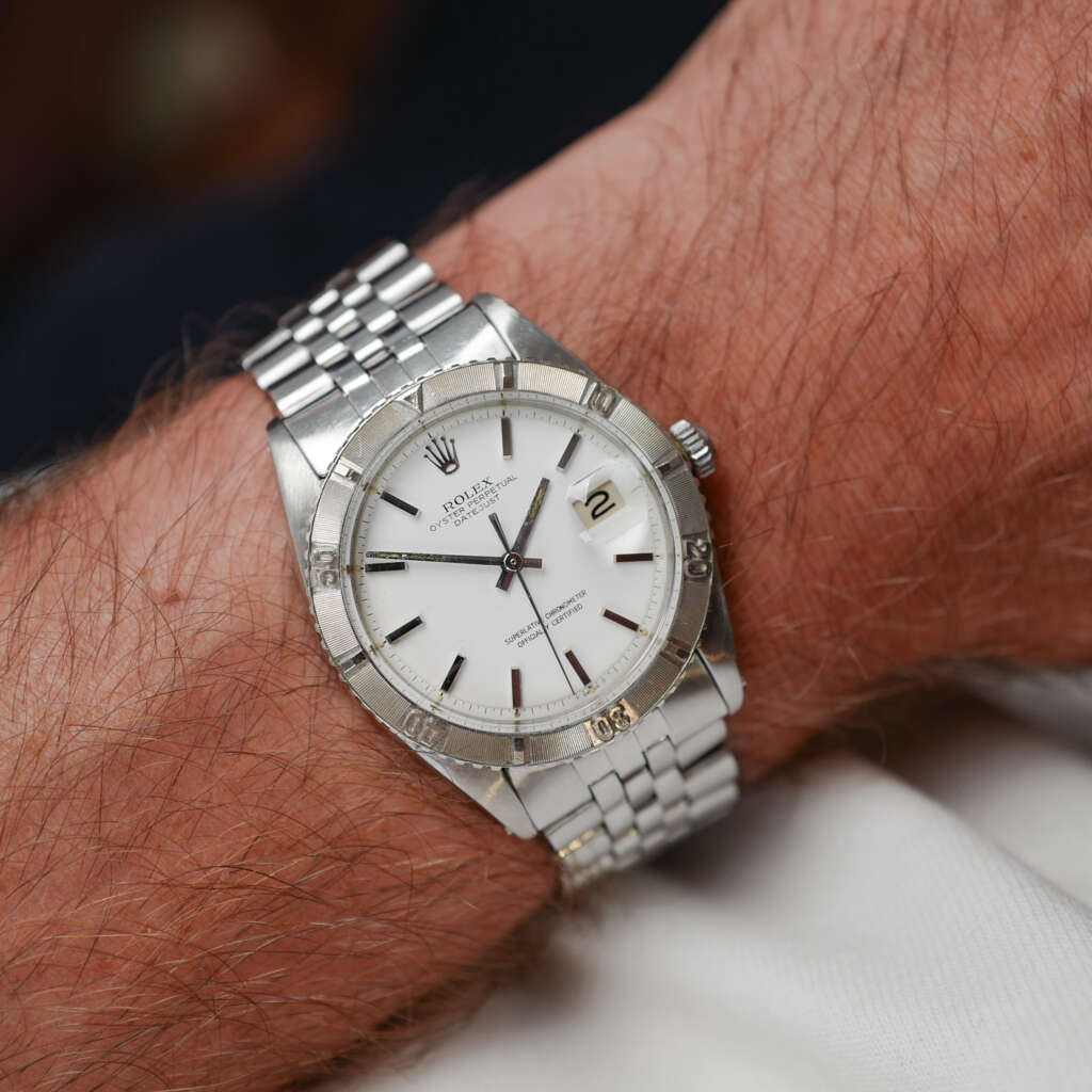 cafe-noir-montre-vintage-marseille-horloger-rolex-datejust-turn-o-graph-1625-blanc-1966