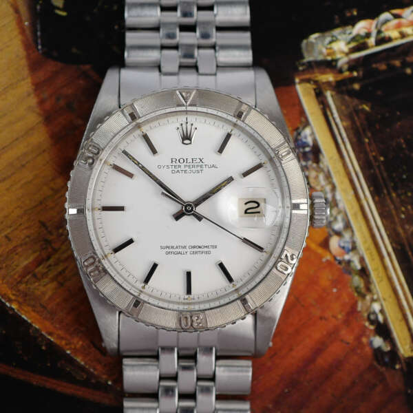 cafe-noir-montre-vintage-marseille-horloger-rolex-datejust-turn-o-graph-1625-blanc-1966