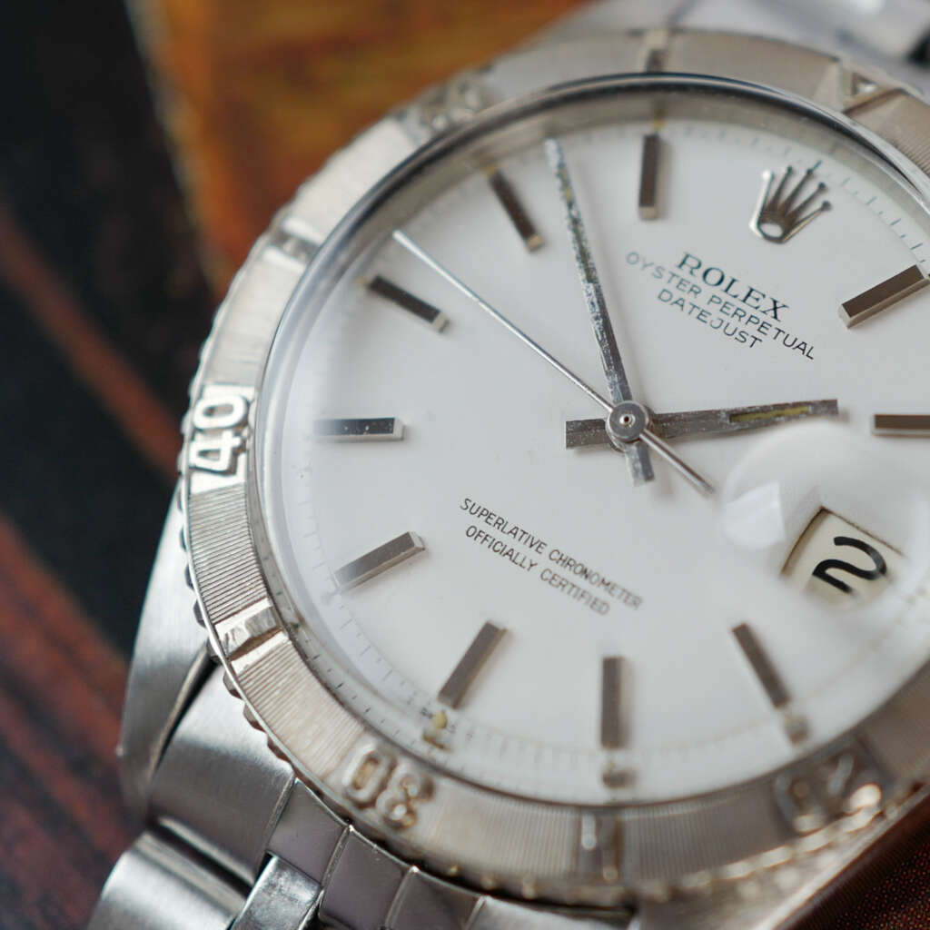cafe-noir-montre-vintage-marseille-horloger-rolex-datejust-turn-o-graph-1625-blanc-1966