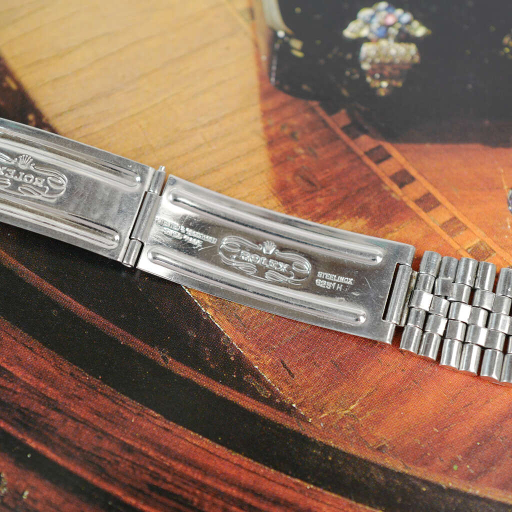 cafe-noir-montre-vintage-marseille-horloger-rolex-datejust-turn-o-graph-1625-blanc-1966