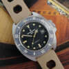 cafe-noir-montre-vintage-marseille-horloger-scubapro-500-professional-diver-monnin-case-1970