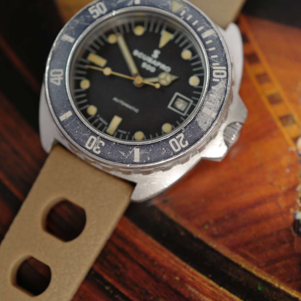 cafe-noir-montre-vintage-marseille-horloger-scubapro-500-professional-diver-monnin-case-1970
