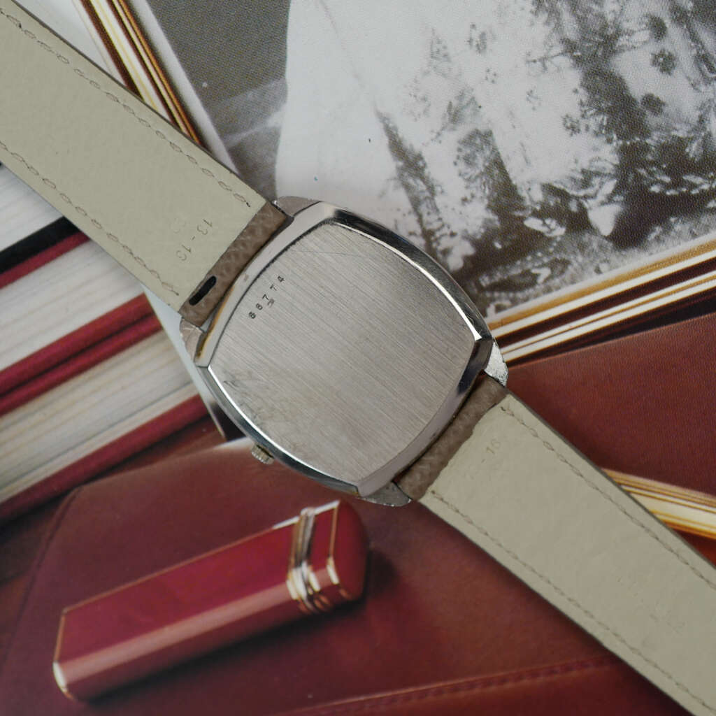 cafe-noir-montre-vintage-marseille-horloger-audemars-piguet-ultra-plat-5279-or-blanc-1960