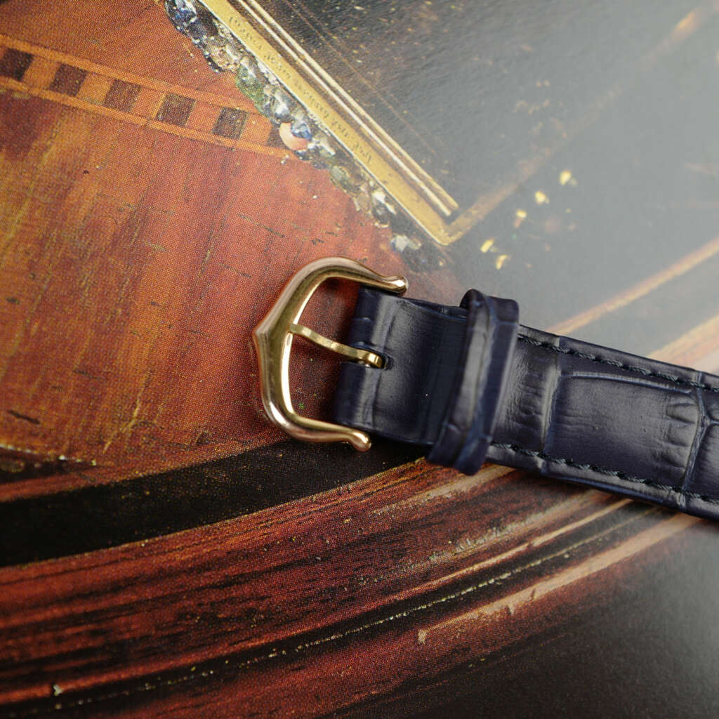 cafe-noir-montre-vintage-marseille-horloger-cartier-tank-must-quartz-femme-1990