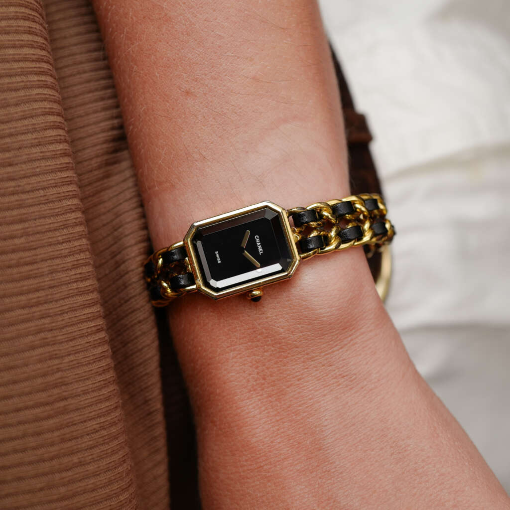 cafe-noir-montre-vintage-marseille-horloger-chanel-premiere-femme-quartz-2010